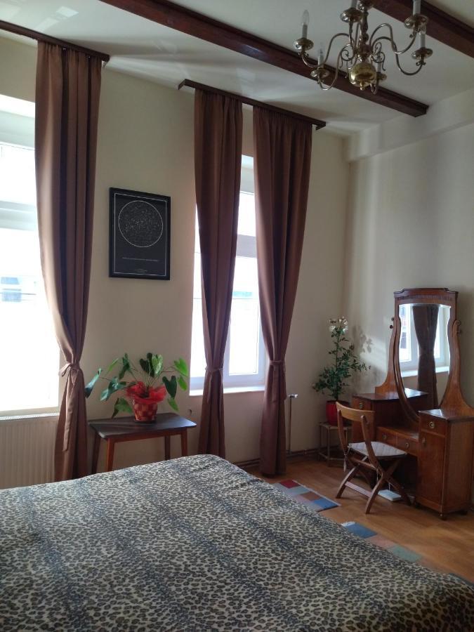 Ara Modern Apartament Apartment ออราแด ภายนอก รูปภาพ
