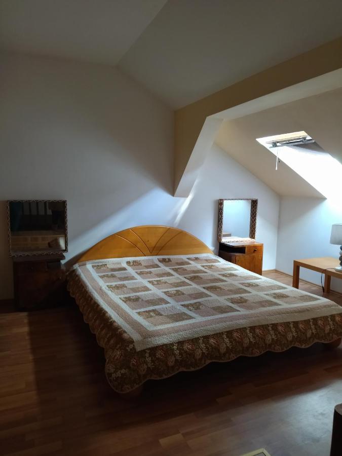 Ara Modern Apartament Apartment ออราแด ภายนอก รูปภาพ